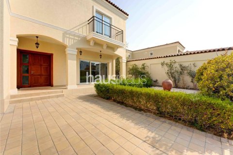 Villa en Dubai Investment Park, Dubai, 5 dormitorios, 577 m², № 43436 - foto 5