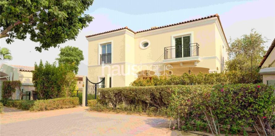 Villa en Dubai Investment Park, Dubai, 5 dormitorios, 577 m², № 43436
