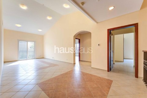 Villa en Dubai Investment Park, Dubai, 5 dormitorios, 577 m², № 43436 - foto 15