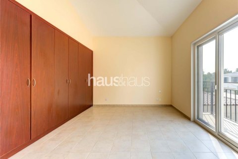 Villa en Dubai Investment Park, Dubai, 5 dormitorios, 577 m², № 43436 - foto 28