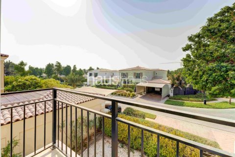 Villa en Dubai Investment Park, Dubai, 5 dormitorios, 577 m², № 43436 - foto 3