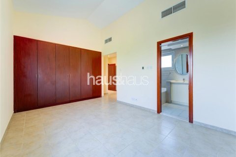 Villa en Dubai Investment Park, Dubai, 5 dormitorios, 577 m², № 43436 - foto 20
