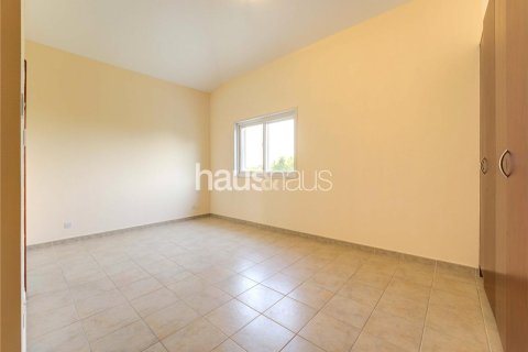 Villa en Dubai Investment Park, Dubai, 5 dormitorios, 577 m², № 43436 - foto 18