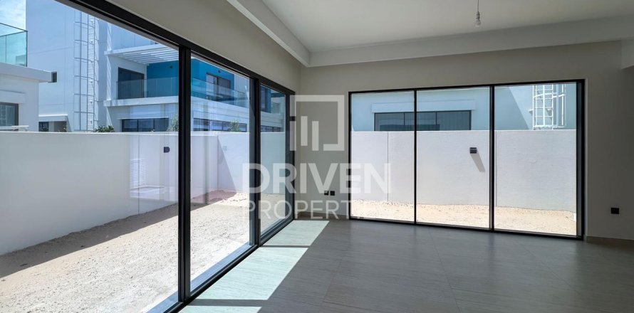 Townhouse in Damac Lagoons, Dubai 5 bedrooms, 219.62 sq.m. № 127783
