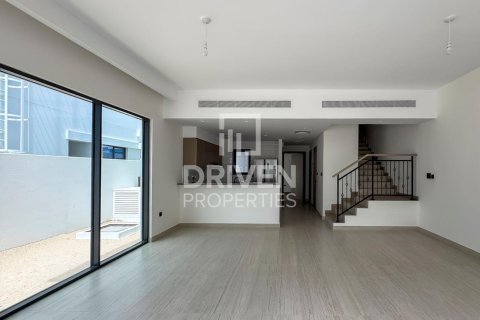 Adosado en Damac Lagoons, Dubai, 5 dormitorios, 219.62 m², № 127783 - foto 6