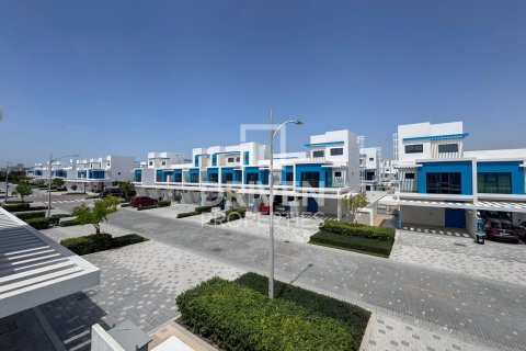 Adosado en Damac Lagoons, Dubai, 5 dormitorios, 219.62 m², № 127783 - foto 22