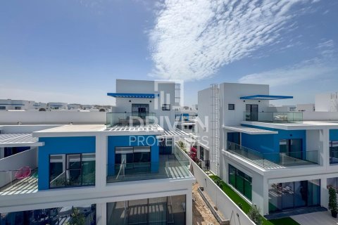 Adosado en Damac Lagoons, Dubai, 5 dormitorios, 219.62 m², № 127783 - foto 3