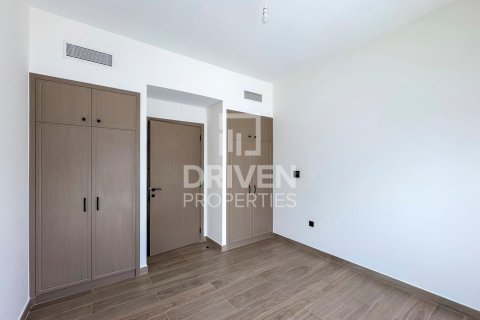 Adosado en Damac Lagoons, Dubai, 5 dormitorios, 219.62 m², № 127783 - foto 12