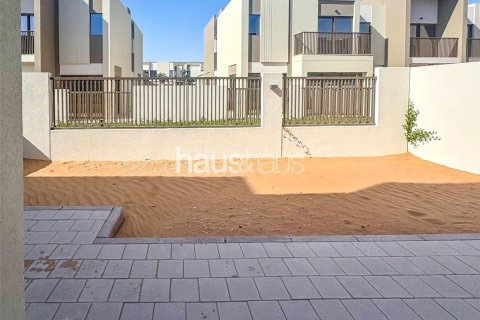 Adosado en Villanova, Dubai Land, Dubai, 4 dormitorios, 216 m², № 43725 - foto 2