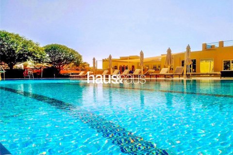 Villa in Dubai Land, Dubai 2 bedrooms, 169 sq.m. № 43727 - photo 7