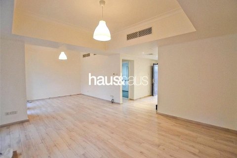 Villa in Dubai Land, Dubai 2 bedrooms, 169 sq.m. № 43727 - photo 4