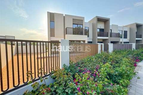 Adosado en Villanova, Dubai Land, Dubai, 4 dormitorios, 214 m², № 43723 - foto 2