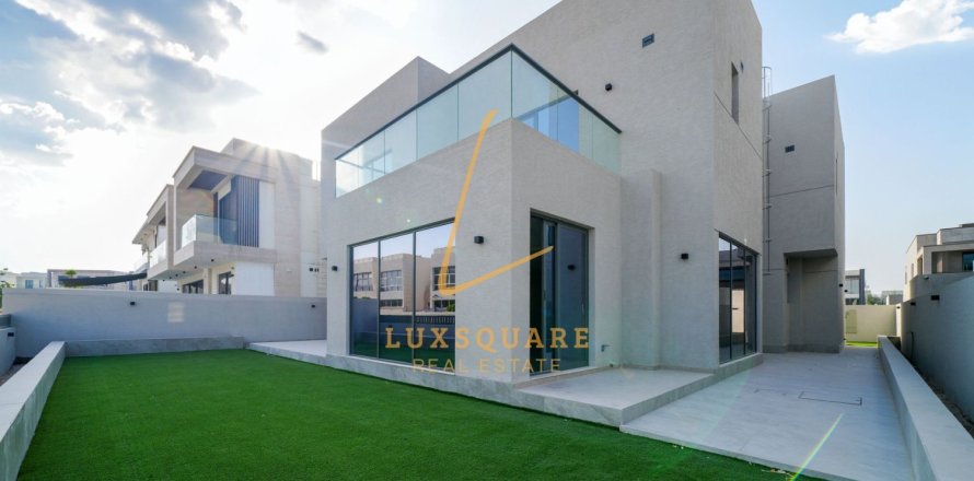 Villa in Al Furjan, Dubai 5 bedrooms, 600 sq.m. № 114186
