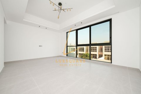 Villa in Al Furjan, Dubai 5 bedrooms, 600 sq.m. № 114186 - photo 17
