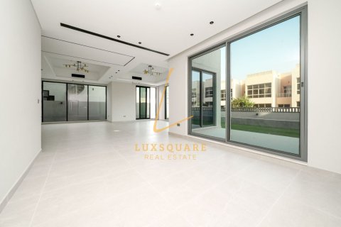 Villa in Al Furjan, Dubai 5 bedrooms, 600 sq.m. № 114186 - photo 2