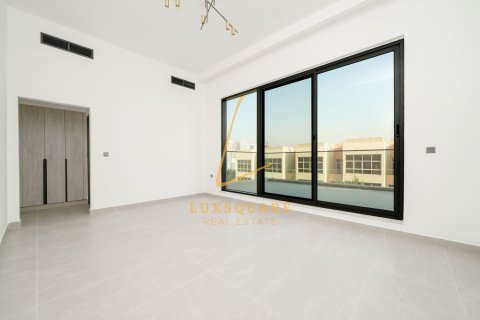 Villa in Al Furjan, Dubai 5 bedrooms, 600 sq.m. № 114186 - photo 22