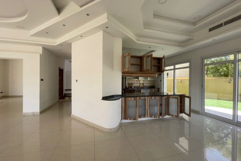 Villa in The Villa, Dubai 5 bedrooms, 408.5 sq.m. № 136538