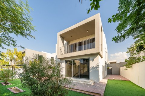 Villa in Dubai Hills Estate, Dubai 3 bedrooms, 450.58 sq.m. № 136534 - photo 2