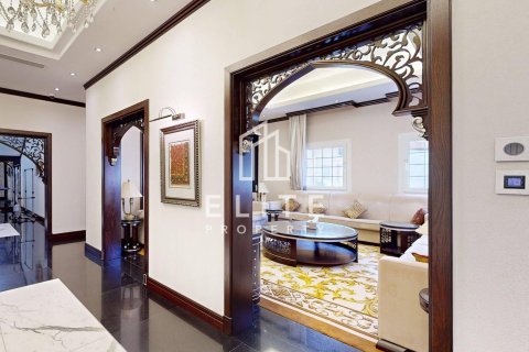 Villa in Al Jafiliya, Dubai 6 bedrooms, 741 sq.m. № 121402 - photo 26