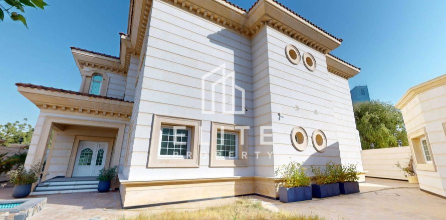 Villa in Al Jafiliya, Dubai 6 bedrooms, 741 sq.m. № 121402