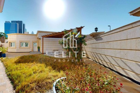 Villa in Al Jafiliya, Dubai 6 bedrooms, 741 sq.m. № 121402 - photo 27