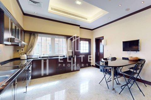 Villa in Al Jafiliya, Dubai 6 bedrooms, 741 sq.m. № 121402 - photo 7