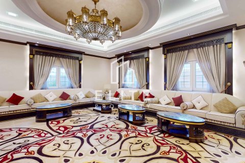 Villa in Al Jafiliya, Dubai 6 bedrooms, 741 sq.m. № 121402 - photo 2