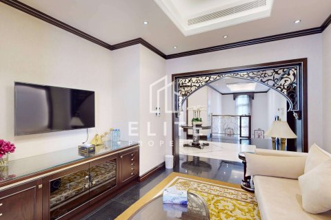 Villa in Al Jafiliya, Dubai 6 bedrooms, 741 sq.m. № 121402 - photo 18