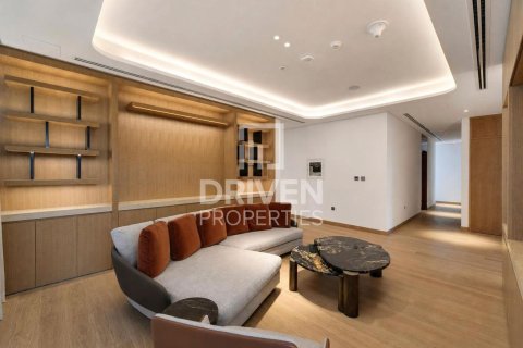 Penthouse à Jumeirah, Dubai, 5 chambres, 828.32 m², № 143131
