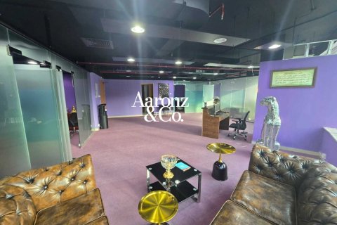 Oficina en Business Bay, Dubai, 169 m², № 115256 - foto 2