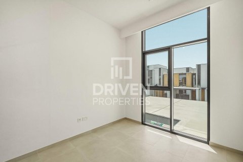 Снять в аренду таунхаус в Мудоне, Дубай: 3 спальни, 167.97м², № 129841 - фото 9