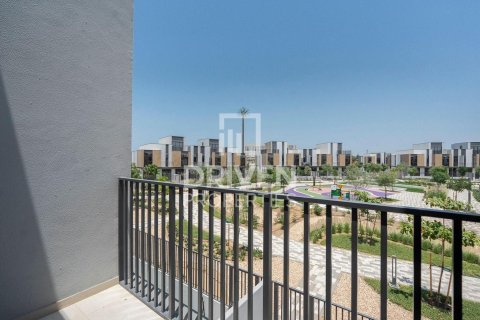 Снять в аренду таунхаус в Мудоне, Дубай: 3 спальни, 167.97м², № 129841 - фото 13