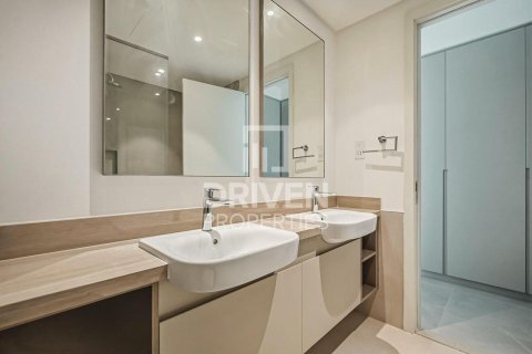 Снять в аренду таунхаус в Мудоне, Дубай: 3 спальни, 167.97м², № 129841 - фото 27