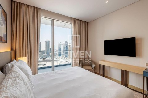Снять в аренду квартиру в Vida Residences Dubai Mall, Даунтаун Дубай (Даунтаун Бурдж Дубай), Дубай: 2 спальни, 113.16м², № 129843 - фото 2