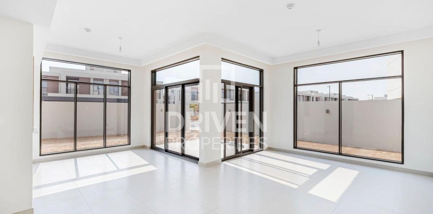 Вилла в The Pulse, Dubai South (Dubai World Central), Дубай, 4 спальни, 374.68м², № 129844