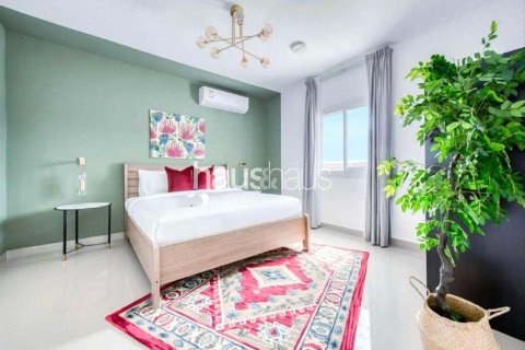 Снять в аренду виллу в Умм-Сукейме, Дубай: 4 спальни, 1171м², № 44979 - фото 10