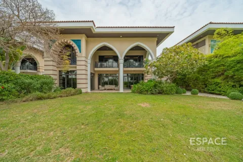 Villa à Palm Jumeirah, Dubai, 5 chambres, 413 m², № 122841