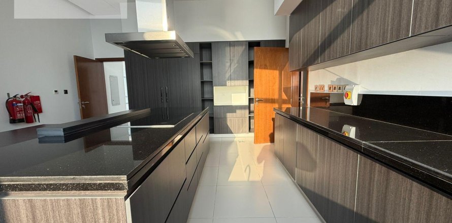 Penthouse in Al Habtoor City, Business Bay, Dubai 8 bedrooms, 1393.5 sq.m. № 9626