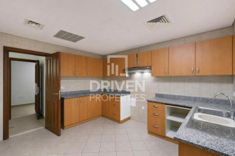 Townhouse in Falcon City of Wonders, Dubai 4 bedrooms, 324.05 sq.m. № 141048 - photo 5