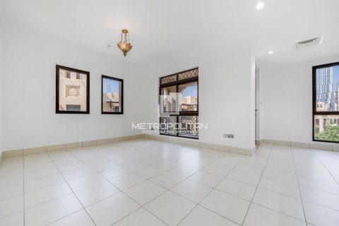 Apartamento en Reehan, Old Town, Dubai, 2 dormitorios, 141 m², № 73303 - foto 2
