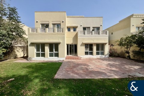 Villa in Meadows, Dubai 5 bedrooms, 353 sq.m. № 91416