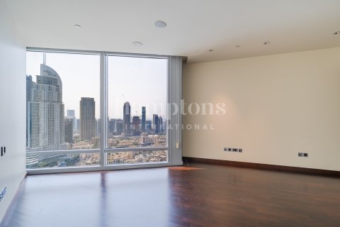 Квартира в Бурдж-Халифе, Дубай, 2 спальни, 152.268м², № 113960