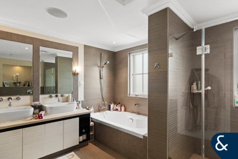 Villa en Jumeirah Golf Estates, Dubai, 4 dormitorios, 347 m², № 88583 - foto 16