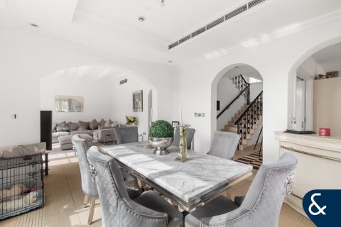Villa en Jumeirah Golf Estates, Dubai, 4 dormitorios, 347 m², № 88583 - foto 10
