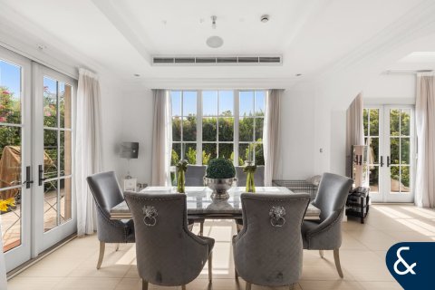 Villa en Jumeirah Golf Estates, Dubai, 4 dormitorios, 347 m², № 88583 - foto 9
