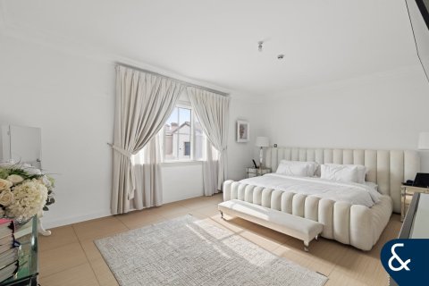 Villa en Jumeirah Golf Estates, Dubai, 4 dormitorios, 347 m², № 88583 - foto 12