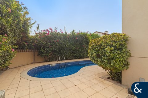 Villa en Jumeirah Golf Estates, Dubai, 4 dormitorios, 347 m², № 88583 - foto 3