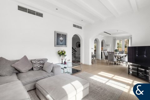 Villa en Jumeirah Golf Estates, Dubai, 4 dormitorios, 347 m², № 88583 - foto 6