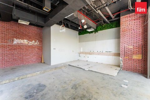 Tienda en Al Barsha, Dubai, 561 m², № 118492 - foto 12