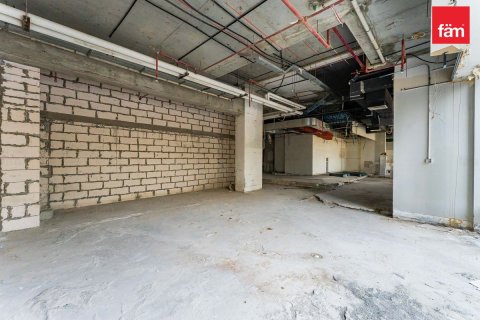 Tienda en Al Barsha, Dubai, 561 m², № 118492 - foto 9
